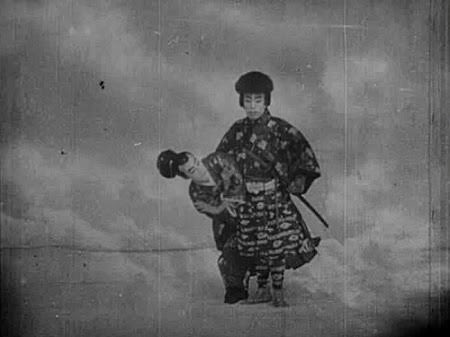 なんか時代劇と特撮は相容れないとか吠えてる御仁居るみたいだけど

日本で初めて作られた特撮映画って
一時ブームにもなった忍術トリック時代劇だぞw 