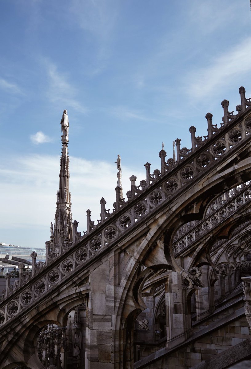 GM from Milano 🇮🇹
#travelphotography
#PhotographyNFTs
#womeninNFTs