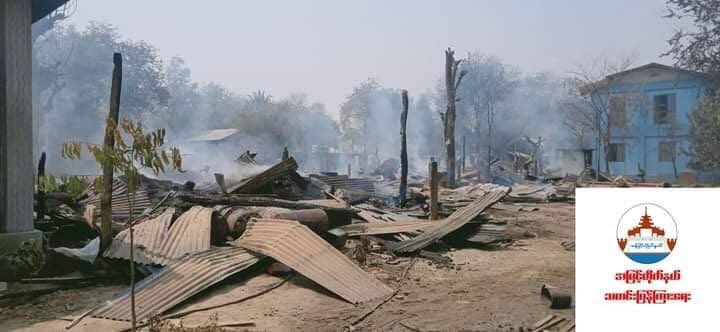 2021Revtweets's tweet photo. Junta’s thugs, PyuSawHtee militia, set houses on fire in ShweHtay village, ChaungU Tsp on Monday &amp; destroying 60 houses. Over 7,000 are fleeing from their homes.
#WarCrimesOfJunta
#2022Mar17Coup
#WhatsHappeningInMyanmar https://t.co/BFZTaCPghB