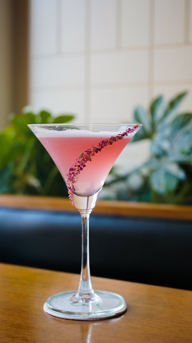 Already feeling the celebratory spirit here at the Woodside Inn bar(s). Paint your weekend in the ‘Colours of Holi’ 🌈 with our special cocktail menu starting tomorrow! 

This PINK beauty with tequila, clarified rose milk and maple syrup is an absolute must-try 💖