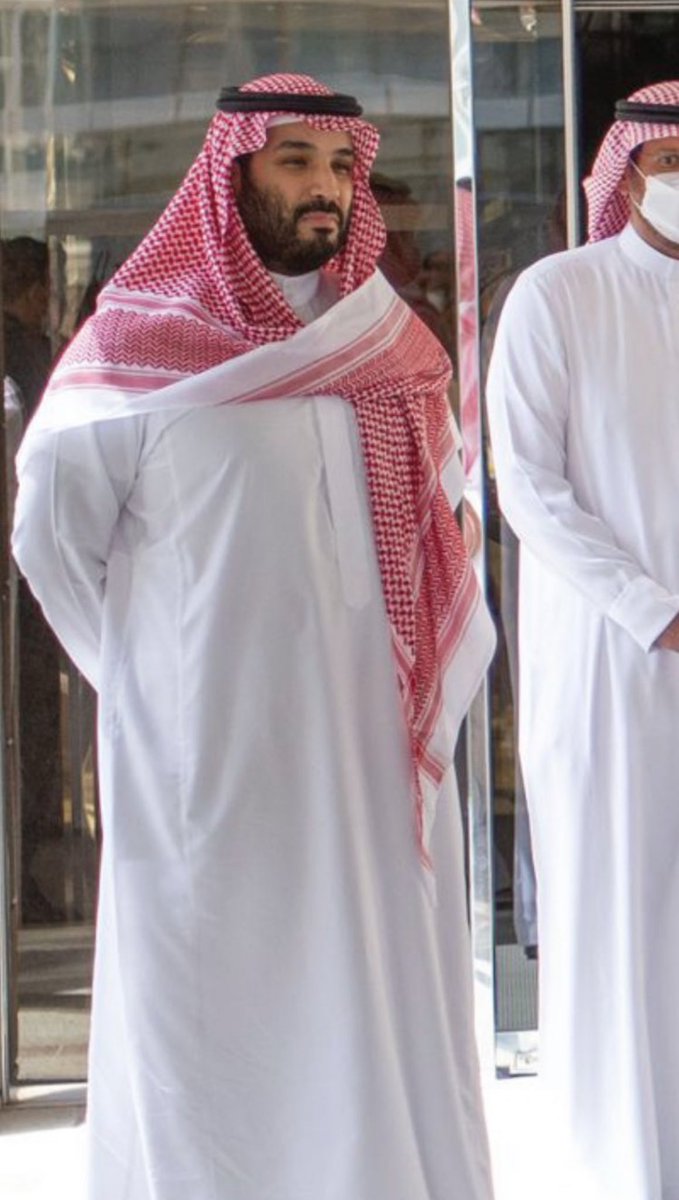 AzizbagBag's tweet photo. سيدي #ولي_العهد
ونظرة الأبن البار تملؤها الدعوات بشفاء سيدي  #خادم_الحرمين_الشريفين https://t.co/8EWentjYZr