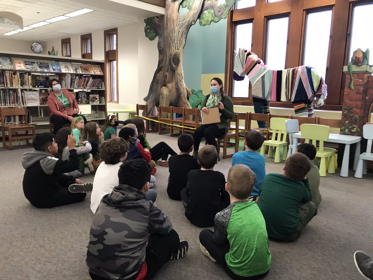 ErinKMcGurk's tweet photo. So happy to see second graders from @Willard_School enjoying time at @berlinpecklib today! Our partnership is helping to develop a love for reading! #BerlinReads https://t.co/zxorwJRUdB