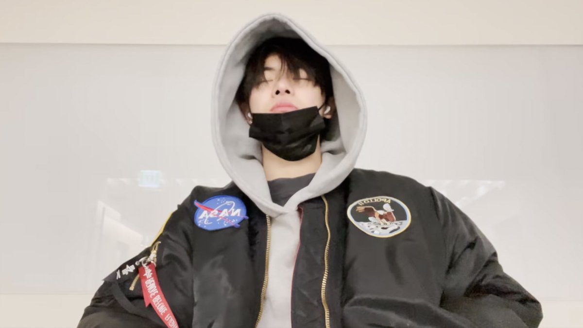 leo pics tweet media