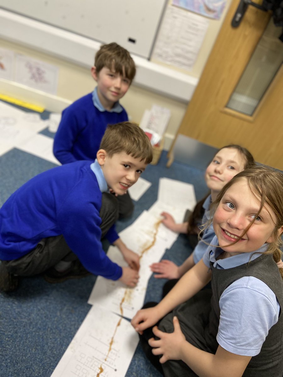 TarvinPrimary's tweet photo. Dahl class have had a wurly good time this morning stretching their caramel. #gooey #stretching #malleable #ScienceWeek #statesofmatter #Tarvinscience #curlywurlychallenge https://t.co/7QBrzqLngV
