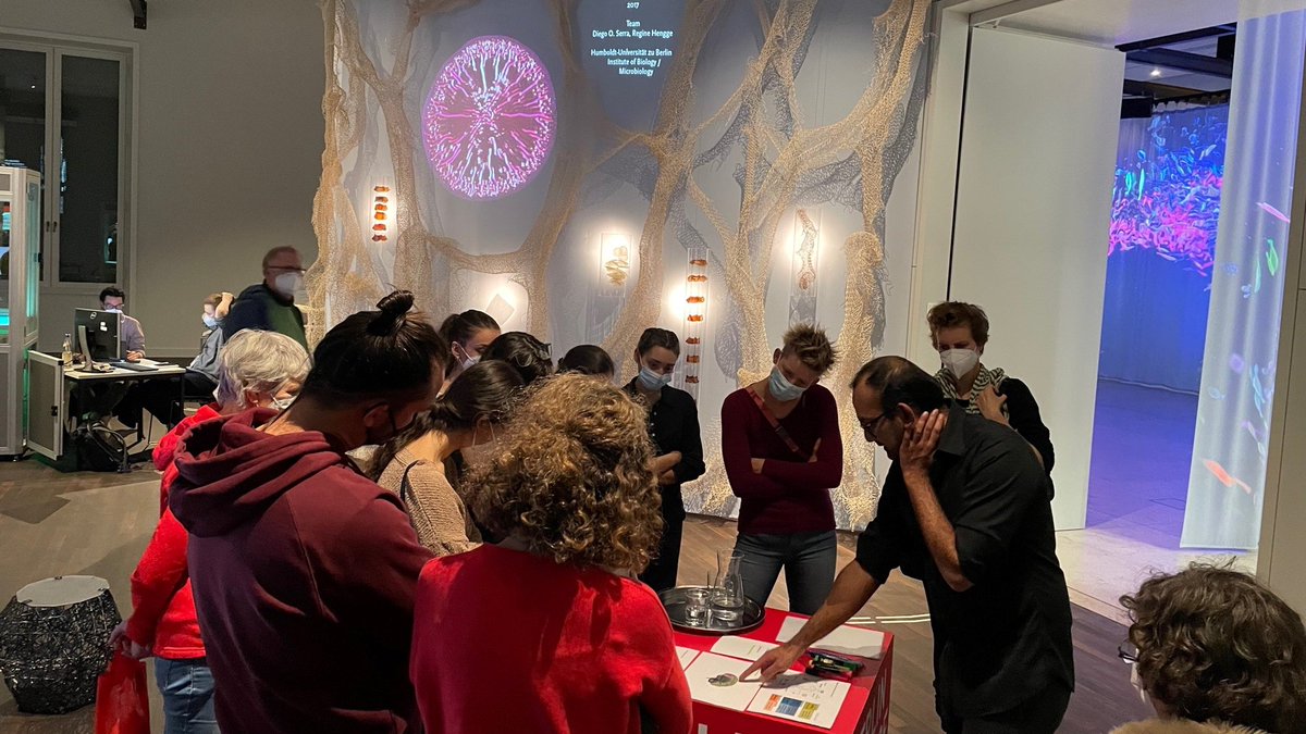 NeuroCureBerlin's tweet photo. Today: Meet the #Scientists @HumboldtLabor with  @Prateep_Beed during the #BrainAwarenessWeek 
Could #psychedelic  substances be an alternative #treatment  to #pharmaceutical drugs with their many side-effects? #scicomm #brain #wisskomm #neuroscience 
https://t.co/kHwpob2gwK https://t.co/952oMb0nBH