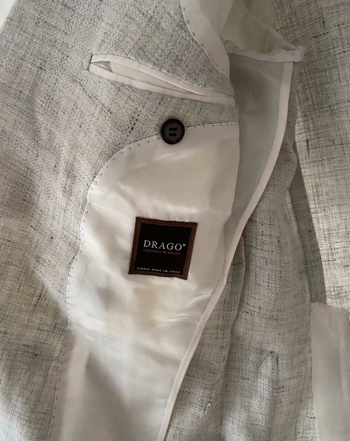 LDenicheurs's tweet photo. #Taille46 - Très bon état - 120 €

Veste Suitsupply grise en laine et lin. La vraie couleur semble être sur la seconde image.

https://t.co/Y0F053xvM4 https://t.co/k5g95FLzXj