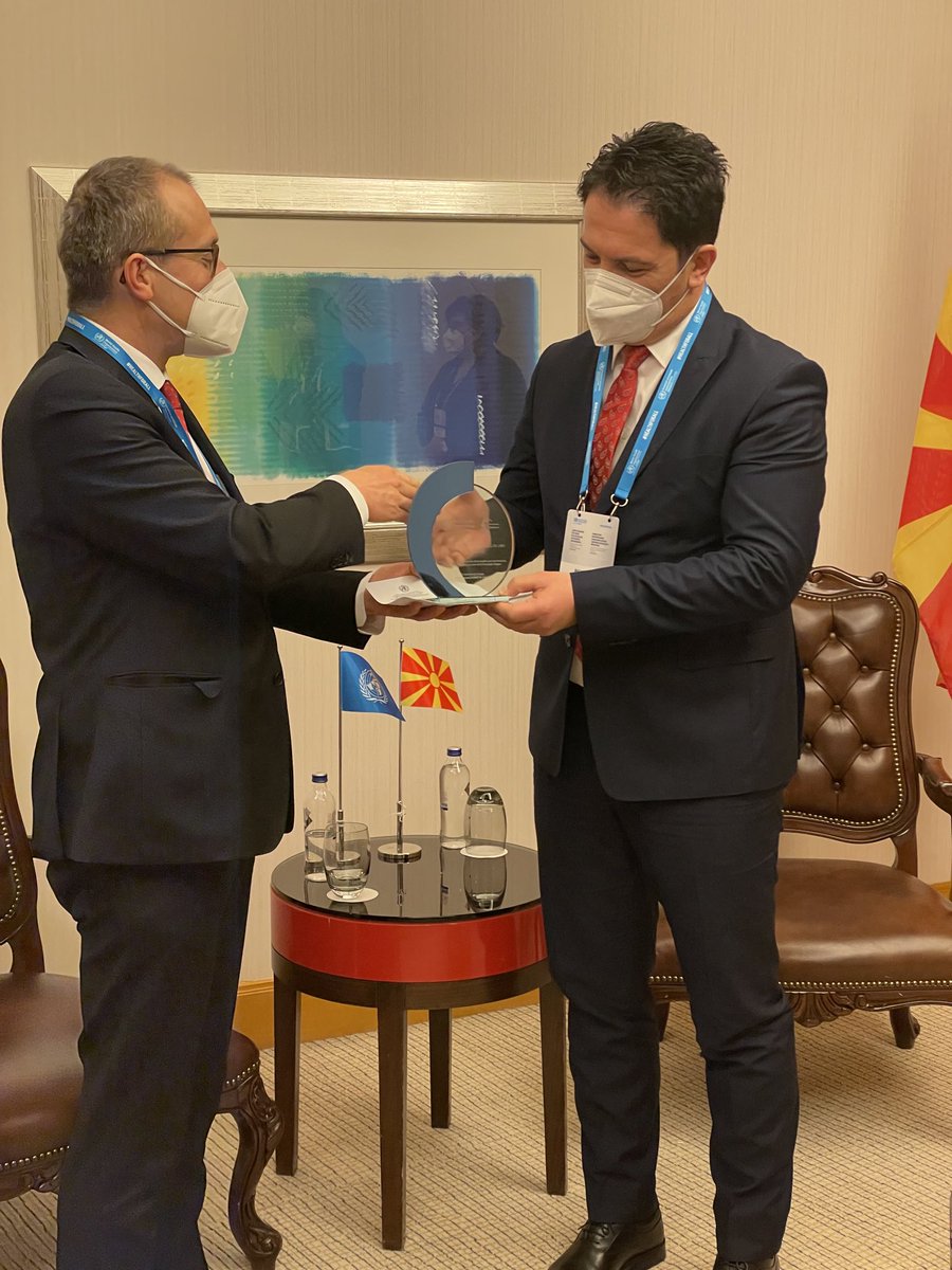 WHO Regional Director, Dr Hans Kluge presents Minister of Health of N. Macedonia, Dr Bekim Sali with a prize for all the health workers in N. Macedonia as part of the celebration of the year of health workers. #healthforall