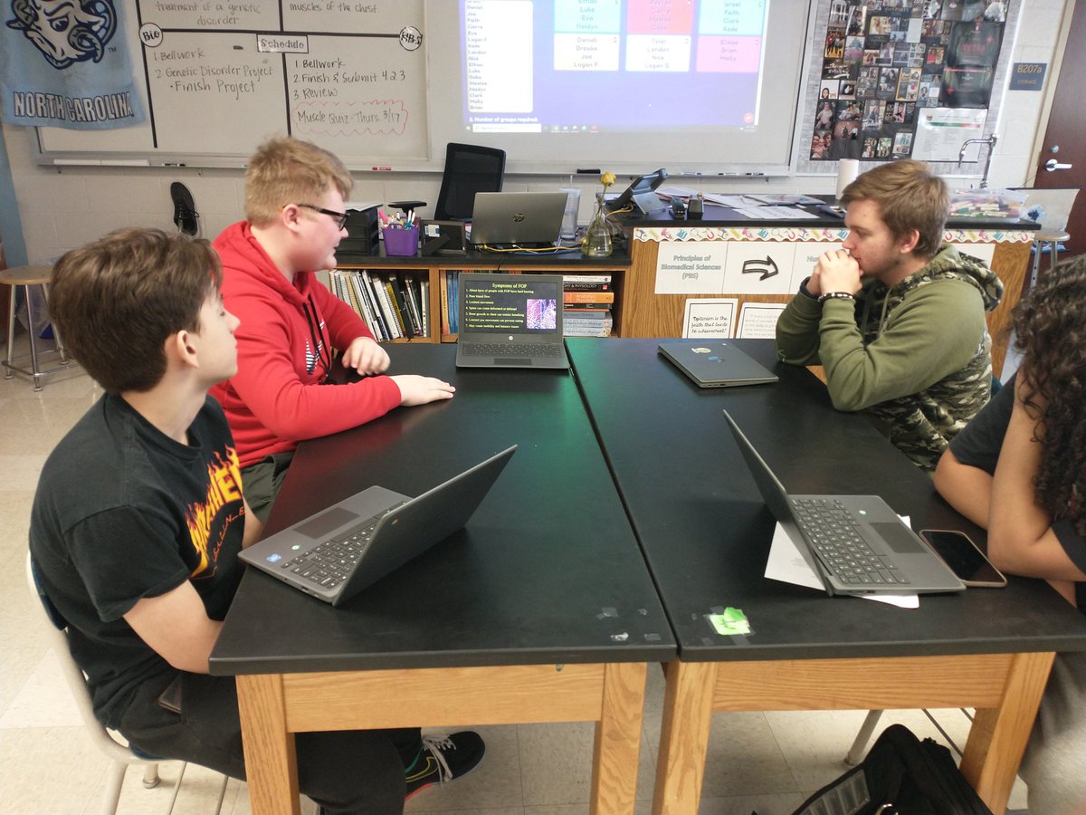 MrsDowMHS's tweet photo. Small group presentations in Biology class today! We love learning from each other 🙂🧬🔬 https://t.co/VWfv40ie13