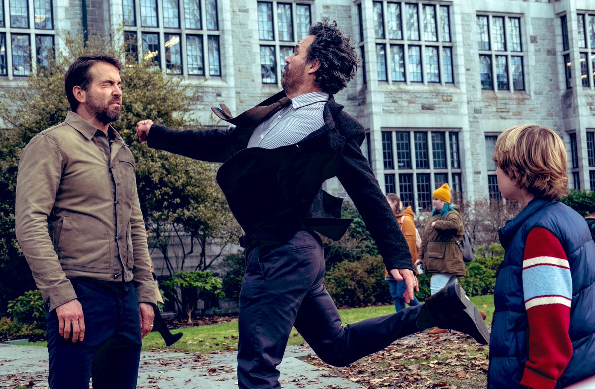 _Alexis__Alexis's tweet photo. @MarkRuffalo @VancityReynolds @NetflixFilm Thursday just punching us in the face https://t.co/4ILVuYn2J6