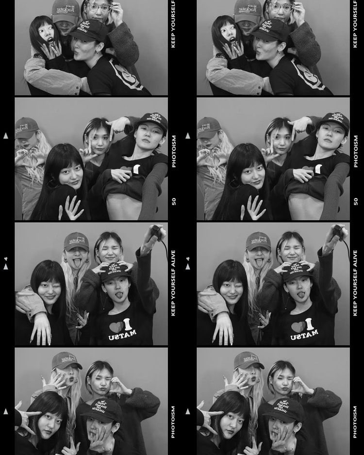 #jiwoo with the squad! 👩‍👩‍👧‍👧

🔗instagram.com/p/CbNM57zLdjL/ #전지우 <a href="/KARD_Official/">KARD (카드)</a>
