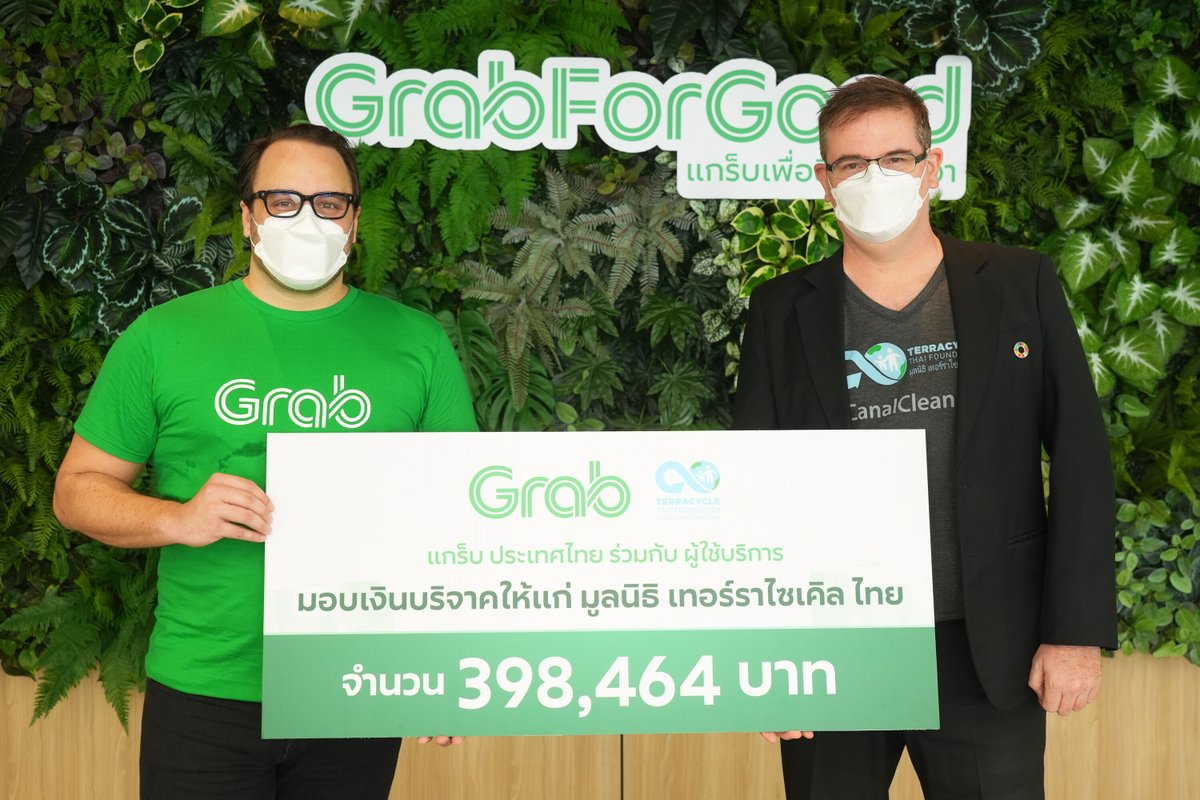 Thank #GrabForGood for their generous #donation to help <a href="/TerraCycleThaiF/">TerraCycle Thai Foundation</a> stop the flow of #singleuseplastic intothe ocean. Everyday our #CanalCleanUp team collects and recycles over a tonne of #oceanwaste and #oceanplastics from waterways in Thailand.