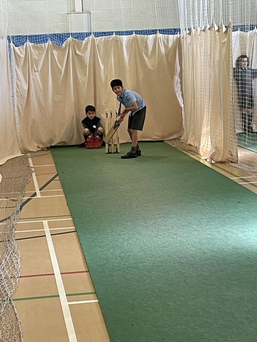 MylnhurstSport's tweet photo. Lunchtime nets anyone? P5&6 working on positive batting and bowing! #lineandlength #footwork #notothescoop ๐ https://t.co/ICS6e0iEds