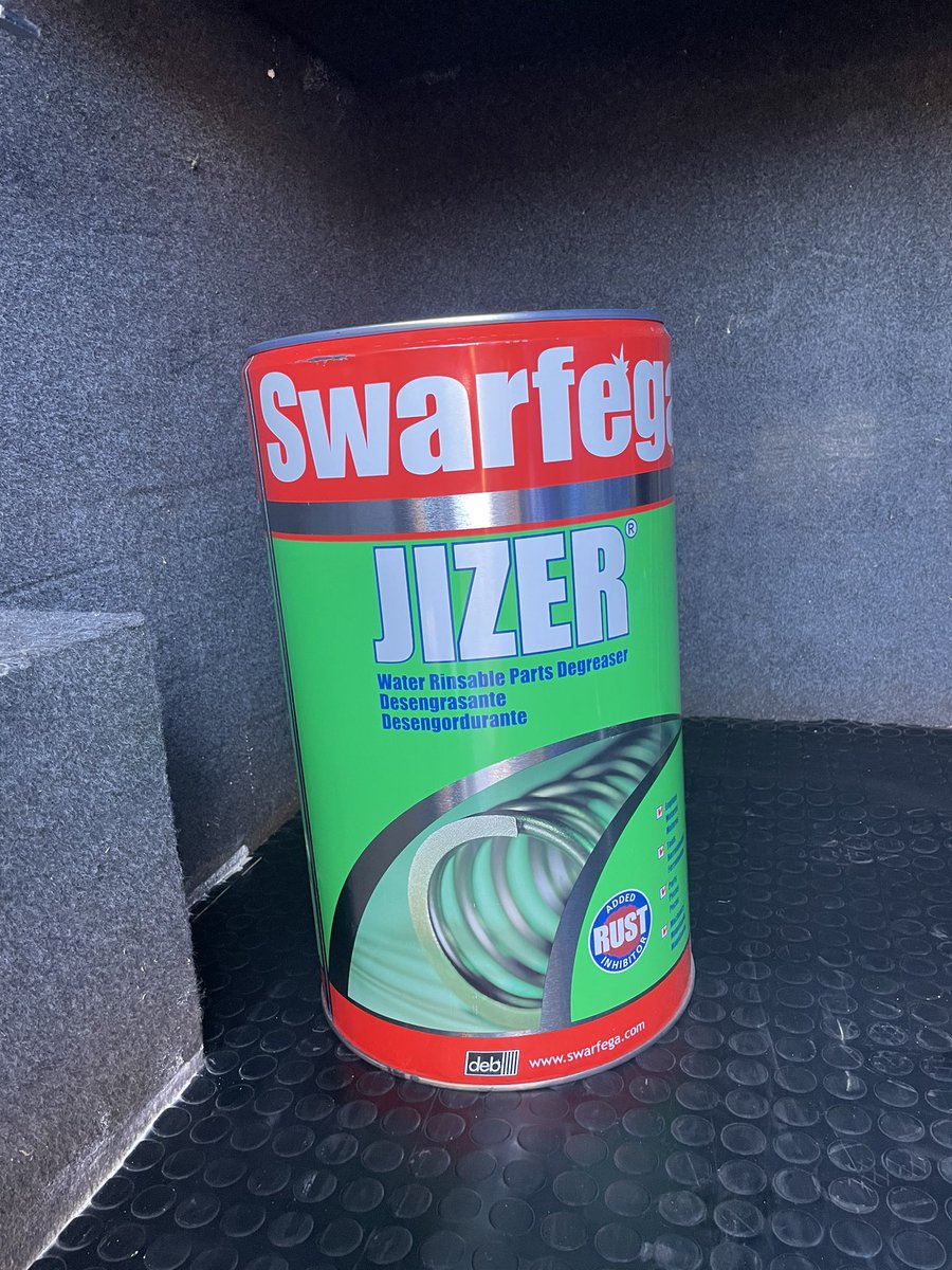 LewisKerrRacing's tweet photo. Supplying the goods.. thanks guys 

@KLNutsandBolts 
@Havo_123 https://t.co/QwVZqJwR6f