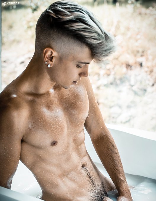 Bath time 🤤🛀  More on https://t.co/U5Efo5SGSh  💦💦💦  Retweet if you volunteer to wash my back 😈😈😈  Shot<a href="/tag/selfietime"class="tags"><span>#selfietime</span></a><a href="/tag/swimmer"class="tags"><span>#swimmer</span></a><a href="/tag/workoutmotivation"class="tags"><span>#workoutmotivation</span></a>