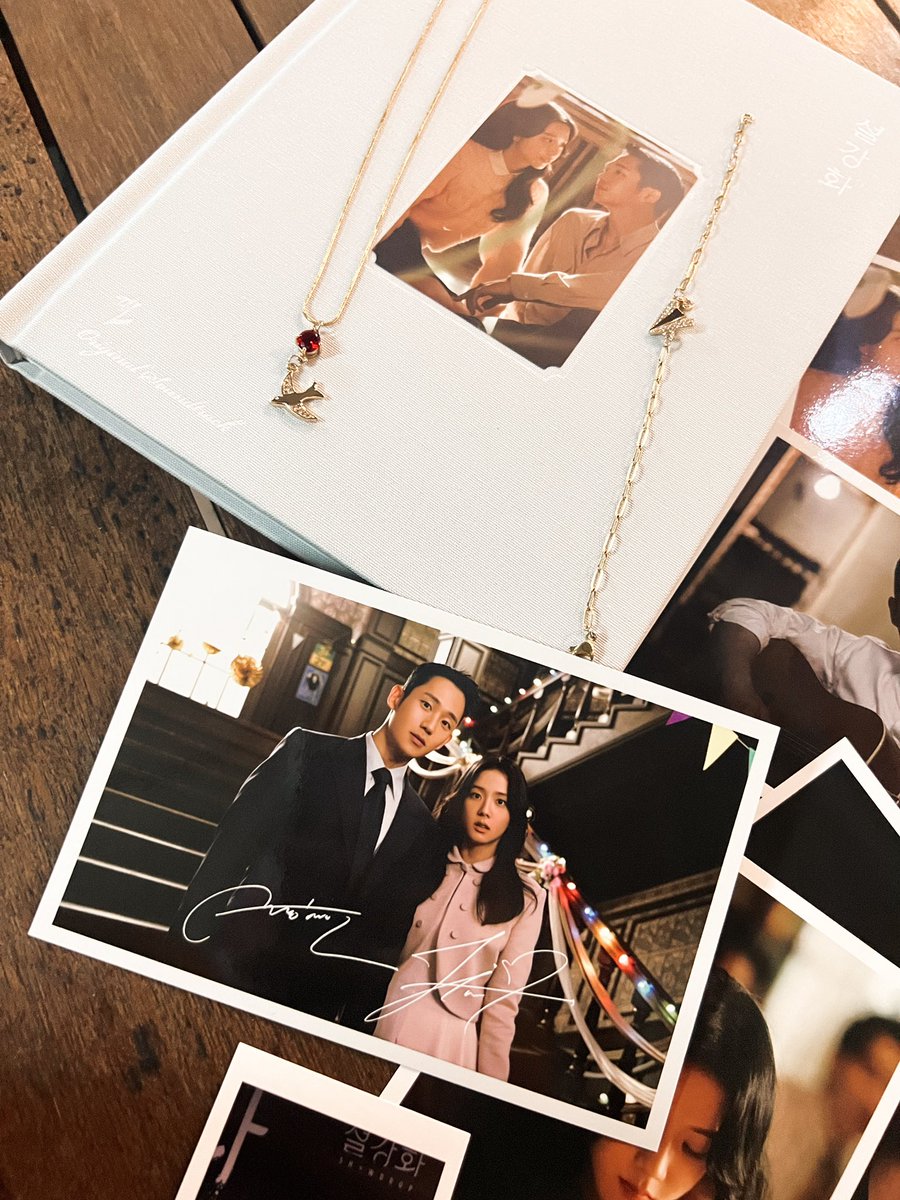 herstoryRS's tweet photo. SNOWDROP OST HAS FINALLY ARRIVED! 😍🤍❄️ It's soooo puhretty! I  had to include my dove necklace and paperplane bracelet cause it fits the aesthetics! 

BLURAY NEXT! Let's claim it! #SnowdropOST #SNOWDROP #JISOO #JUNGHAEIN https://t.co/r7g67d7R7p