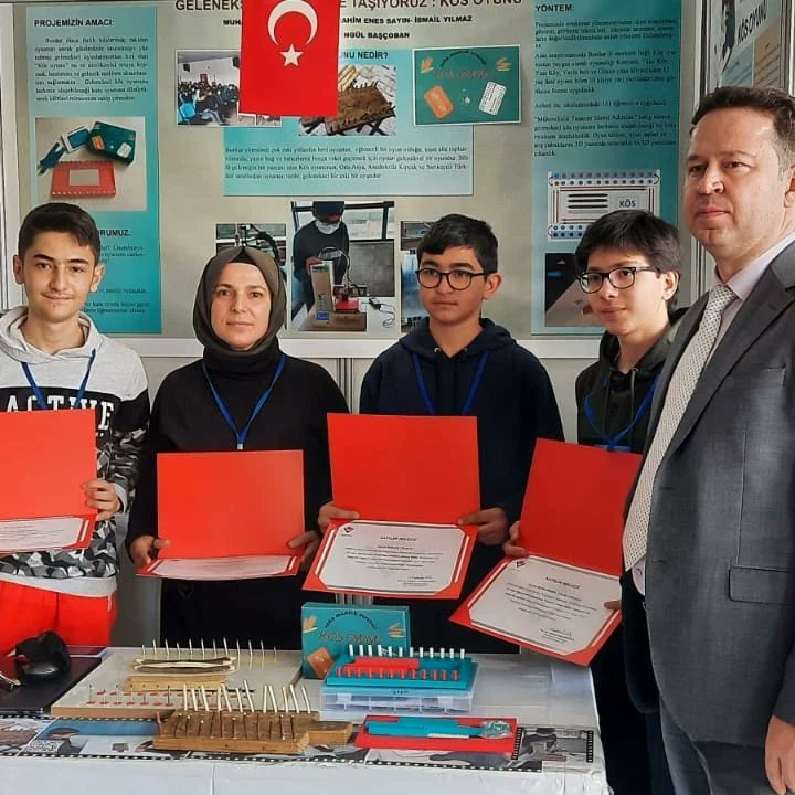 rteaihlproje's tweet photo. Okulumuz Tübitak 53. Liseler Arası Proje yarışmasında Konya bölgesinde 3. olmuştur. Öğrencilerimiz  Muhammed Talha Eroğlu, İbrahim Enes Sayın ve İsmail Yılmaz ve danışman öğretmenleri Esengül Başçobanı tebrik ederiz. https://t.co/asDOYMPkVJ