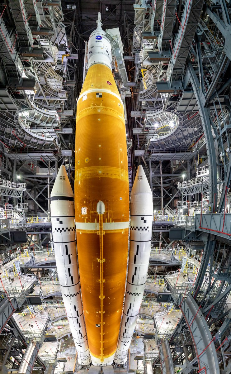 NASAGroundSys's tweet photo. Today is the day! @NASA_SLS &amp; @NASA_Orion will begin their roll to Launch Pad 39B, leaving the Vehicle Assembly Building for the first time, at 5 p.m. ET for wet dress rehearsal in preparation for the Artemis I launch later this year. #Artemis https://t.co/LOlC9qoyzP