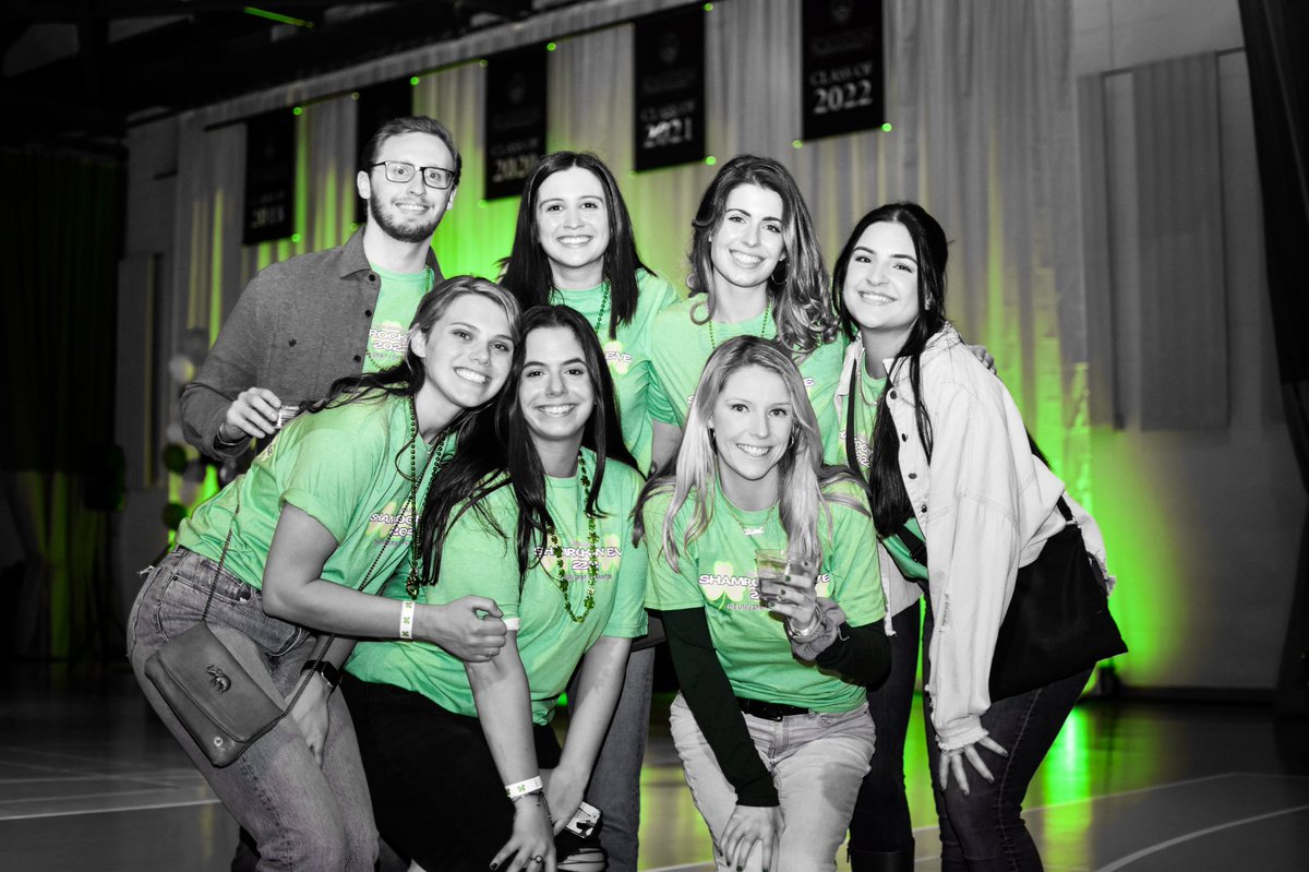 ScrantonAlumni's tweet photo. Happy St. Patrick's Day, Royals! Enjoy this photo from Friday's Shamrockin' Eve 2022 @univofscranton &amp; see the rest of the event's photos at https://t.co/QwQxX9COds. https://t.co/RScUMCor3G