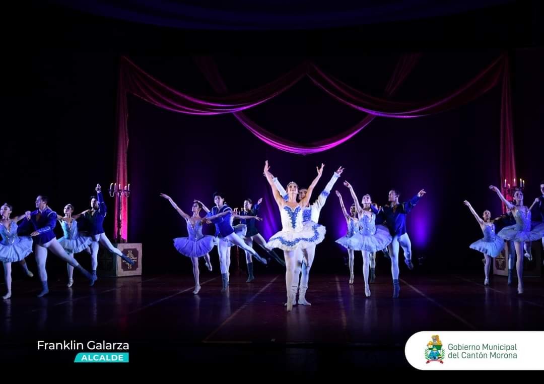 MoronaOfc's tweet photo. Macas disfrutó de la gala clásica del Ballet Nacional del Ecuador, evento organizado por el MAGAMS y la Casa de la Cultura Núcleo de Morona Santiago, con el apoyo del Municipio de Morona. https://t.co/lUvjiQS7Zx