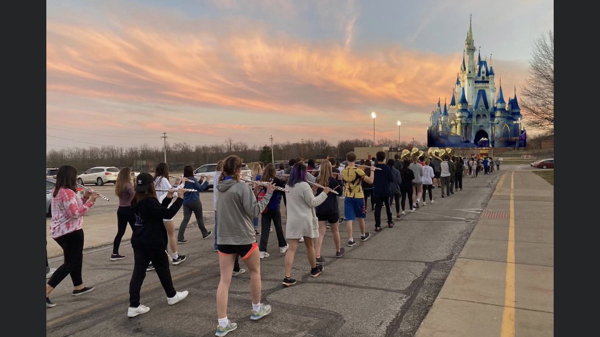 BBHHSBand's tweet photo. Hey Band :) 7 Days away!!! photo credit: @mrsasteyradak can’t wait to travel to the most magical place on earth with great students, staff, and chaperones :)  @MrPasternakBand https://t.co/EVDfHTu9a2