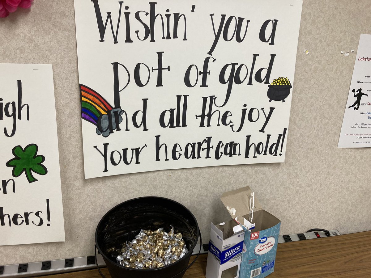 LakelandRising's tweet photo. We are so lucky to have our amazing teachers! Happy Saint Patrick’s Day! 🍀🍀 https://t.co/FPtPkQNgIc