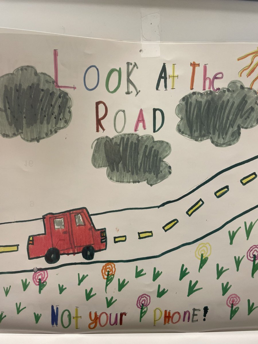 Today’s safety reminder:
 🚙 Look at the road, NOT your phone!📱