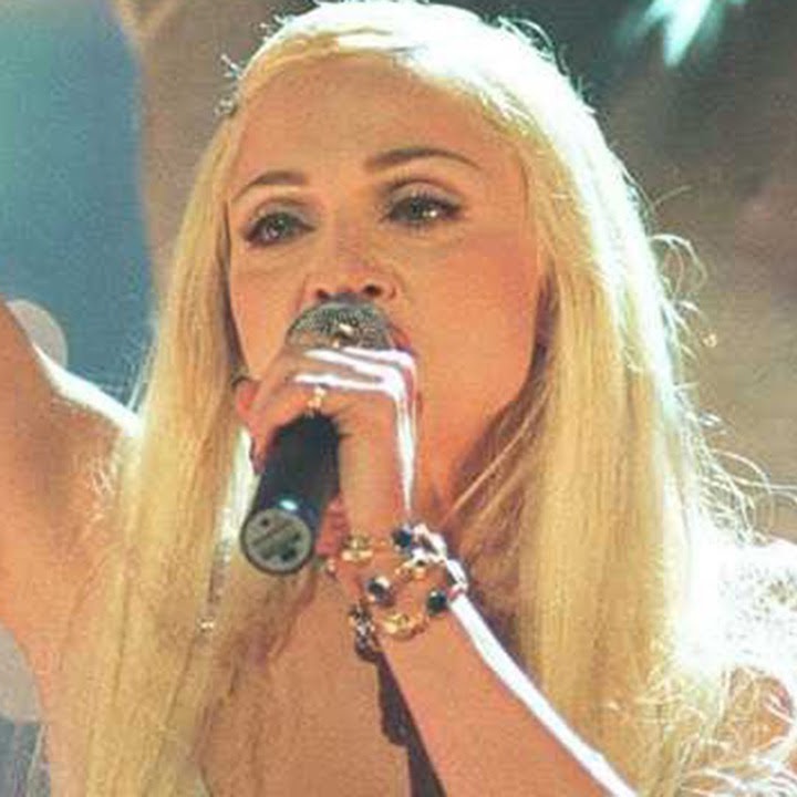 madonnaxdaily's tweet photo. 37 years old and 63 years old Madonna https://t.co/wHgBujnhx1