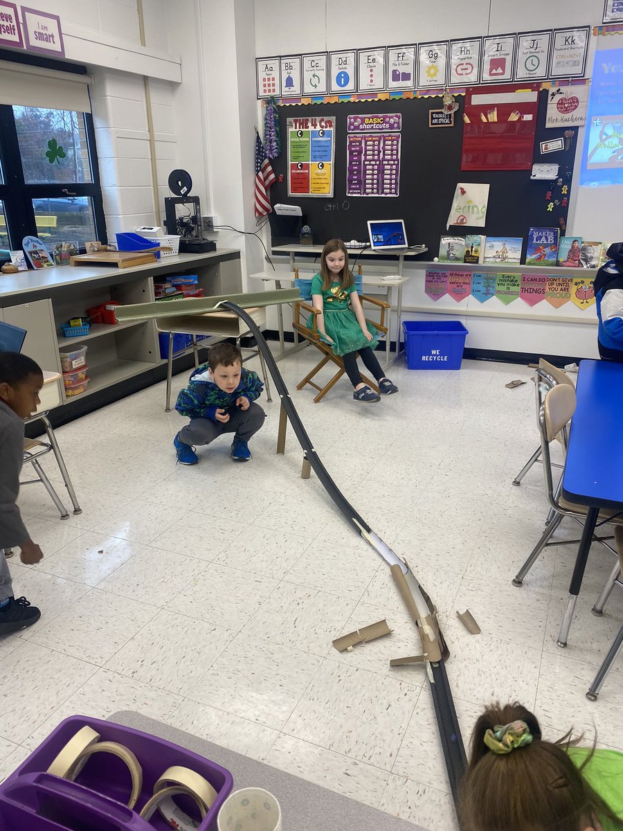 MTL_KucheraGAP's tweet photo. Who likes roller coasters?? First and second grade STEM students do! #csinspire #cstogetherisbetter https://t.co/hHm9wzzlIw
