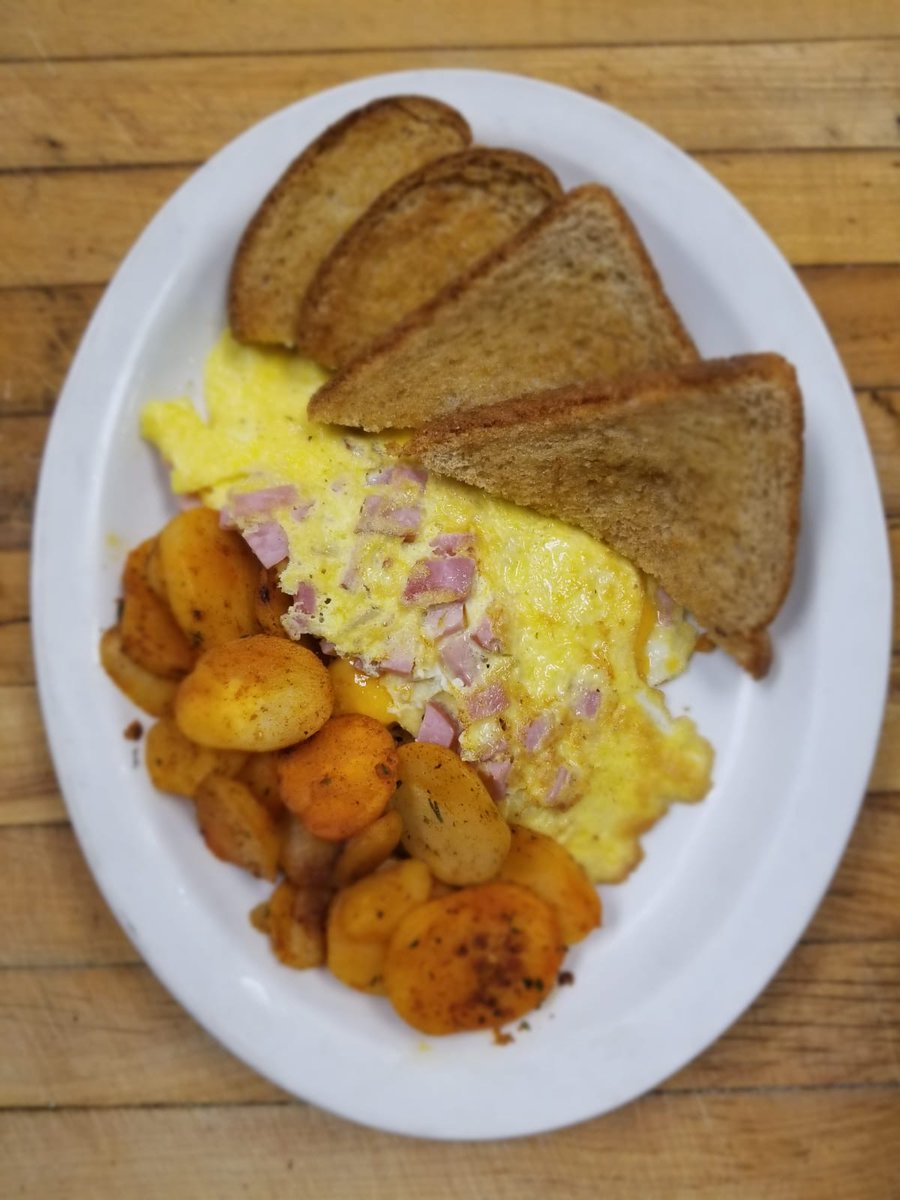 Did you know we serve breakfast until 4PM! 🍳 
Open 11AM-8PM!