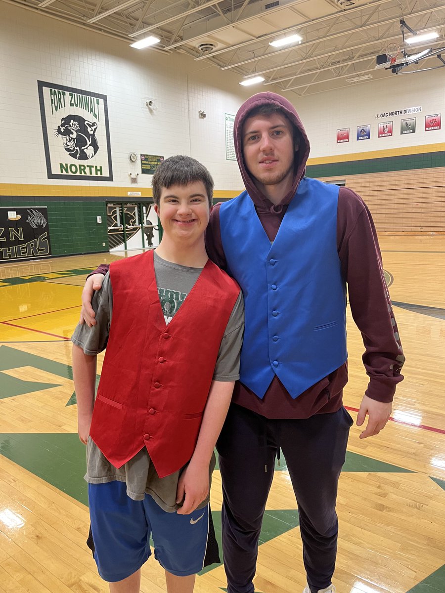 jnesslage11's tweet photo. It’s Twin Day in Adaptive PE! #Masonshowedup! https://t.co/7Z6nE2etfz