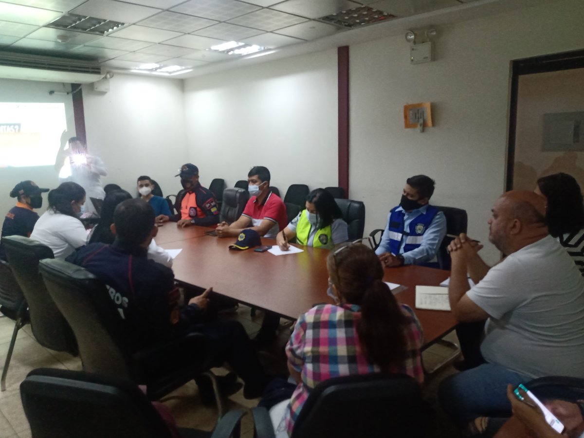 Desde <a href="/IpasmeUrea1/">@IpasmeUreña</a> Se lleva a cabo Mesa de #ArticulacionSectorialDeLaRedSalud con la partición de #Supervisores #Directores <a href="/_LaAvanzadora/">Yelitze Santaella</a> <a href="/FreddyBernal/">Freddy Bernal</a> <a href="/Berzabethg1/">Berzabethgandicaoficial</a> <a href="/supervisionZET1/">SupervisionZET</a> @ZonaEducTachira @JUNIORCLAV <a href="/charlychaves/">Charly Rojas Chaves</a> <a href="/Gob_Tachira/">Gobernación del estado Táchira</a> <a href="/PSUVTachira/">PSUV Táchira</a> Seguimos con Amor trabajado