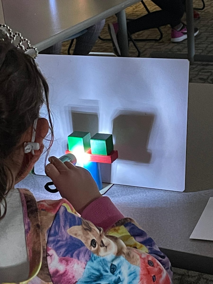 heightsfpl's tweet photo. We had a lot of fun at yesterday's LIGHT &amp; SHADOW workshop! #STEAM #LeapIntoScience https://t.co/Vxuq3OTgds
