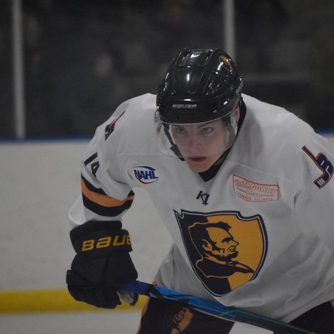 Congratulations to #14 Hagen Moe on signing his #NLI for Bowling Green University! 

#JrBluesHockey #SpringfieldProud