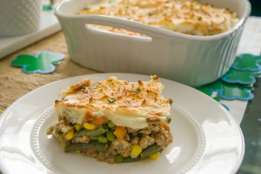 USDA_FNA's tweet photo. Not sure what to make for dinner? You're in luck! 🍀 @MyPlate has a quick and easy Shepherd's Pie #recipe for you to enjoy this St. Patrick's Day. https://t.co/0Hr9OmULBY https://t.co/HtTOs5YLqJ