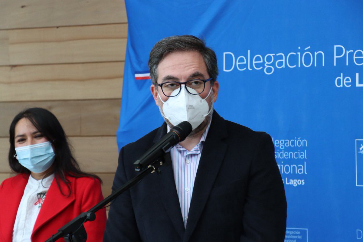 🔹Esta mañana la delegada presidencial <a href="/Giovimoreira/">Giovanna Moreira A.</a> nombró a nuestro nuevo seremi de Salud <a href="/cbecerrav/">Carlos Becerra Verdugo</a>, médico salubrista con más de 20 años de trayectoria y quien también se ha desempeñado como presidente del <a href="/ColmedPtoMontt/">Colmed Puerto Montt</a>