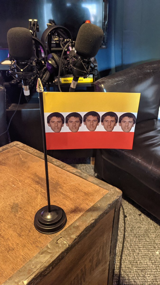 Fancy a bonus episode???

10 retweets of the Gambian flag and we'll drop one this afternoon ☠️

(Thanks to @NeverDieMUFC for the flag design!)