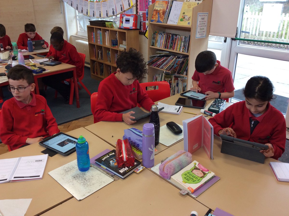 JesseGray_5J's tweet photo. We’re having much more success with our google docs project today. Great resilience, 4J!
#ComputingatJG https://t.co/zUhrUJukRs