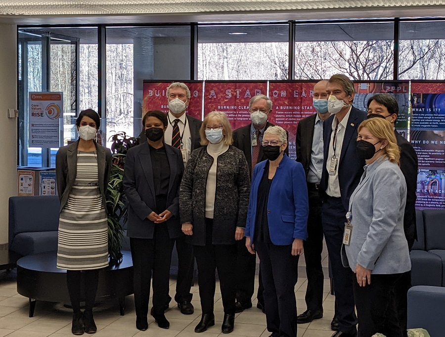 meyertim's tweet photo. Pleased to see #AlondraNelson chairing the #FusionEnergy summit at the White House today.  Pleasure to talk with her during her February visit to @PPPLab.  Powerful female leadership team all around! #WomensHistoryMonth https://t.co/iHZcUcGt42