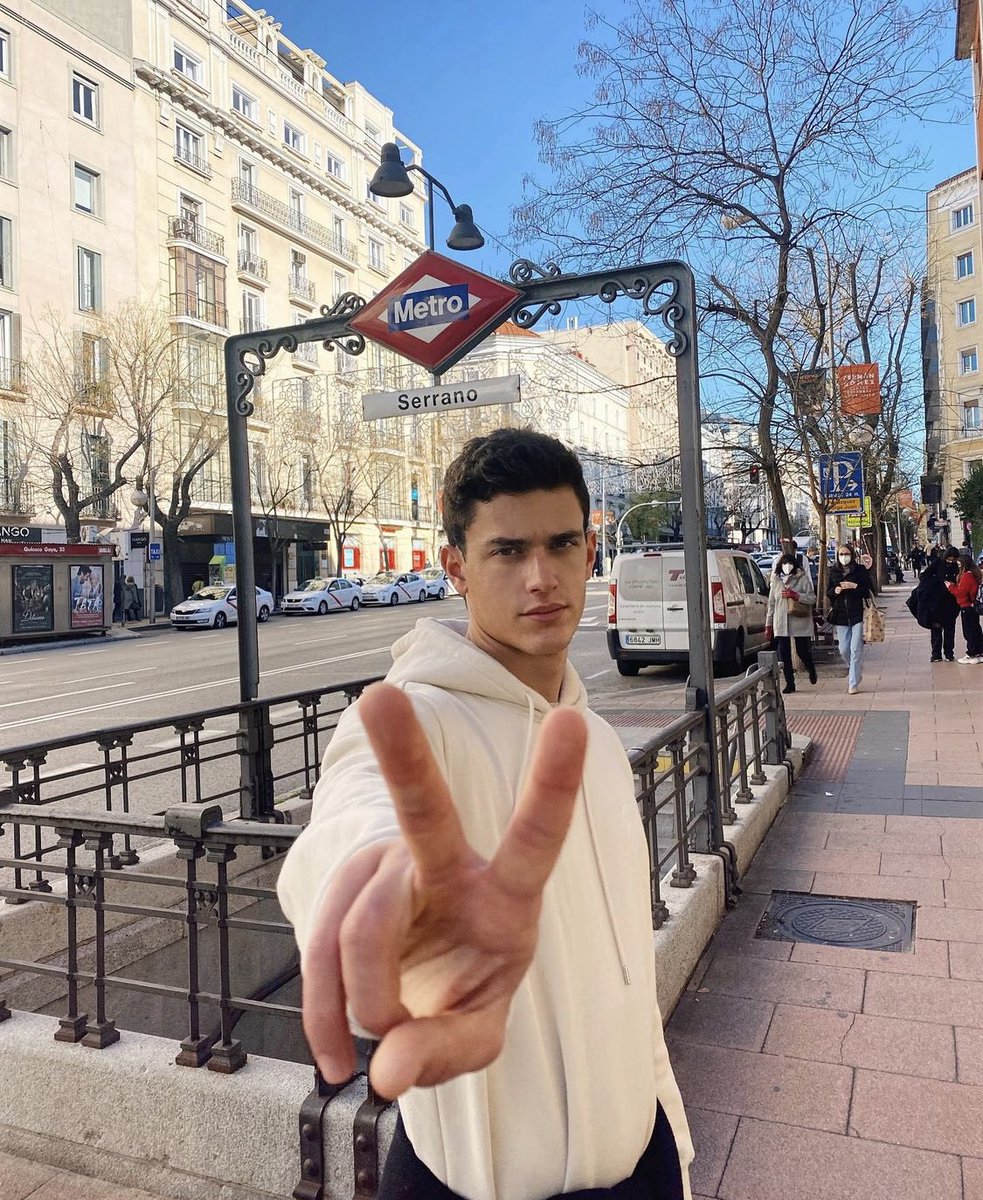 Hola! It's Dave as Xavier Serrano's face claim, may i get your attention? Let's follow each other #openfollow just hit the retweet button!