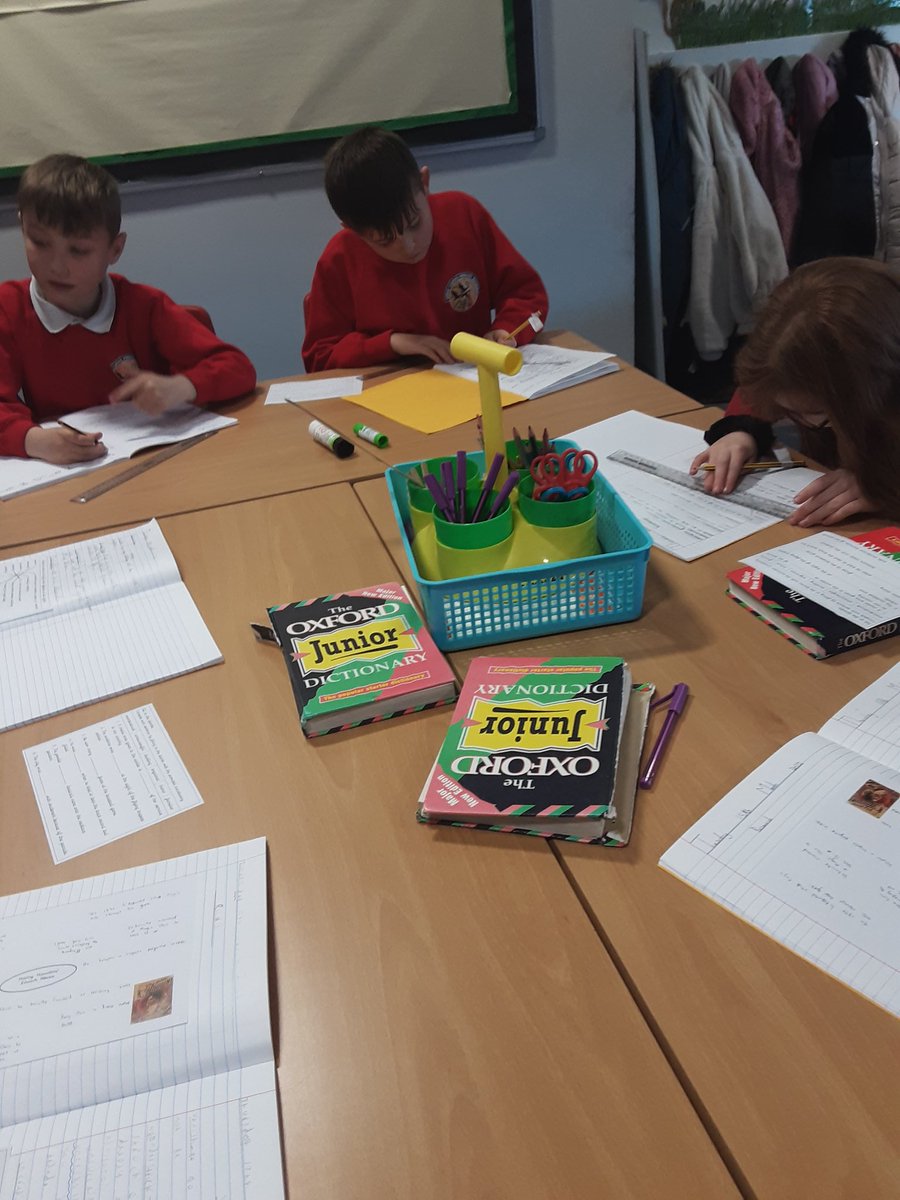 GCPYEAR4's tweet image. This morning we explored some of the vocabulary from our book, The Houdini Box. We began by using dictionaries to find the definitions of unfamiliar words, before using them to complete sentences.  #GCPLiteracy #DictionaryWork