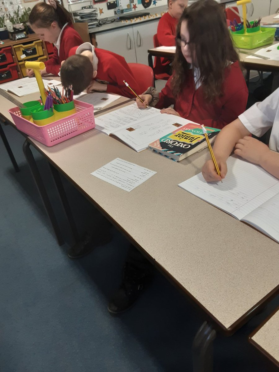 GCPYEAR4's tweet image. This morning we explored some of the vocabulary from our book, The Houdini Box. We began by using dictionaries to find the definitions of unfamiliar words, before using them to complete sentences.  #GCPLiteracy #DictionaryWork