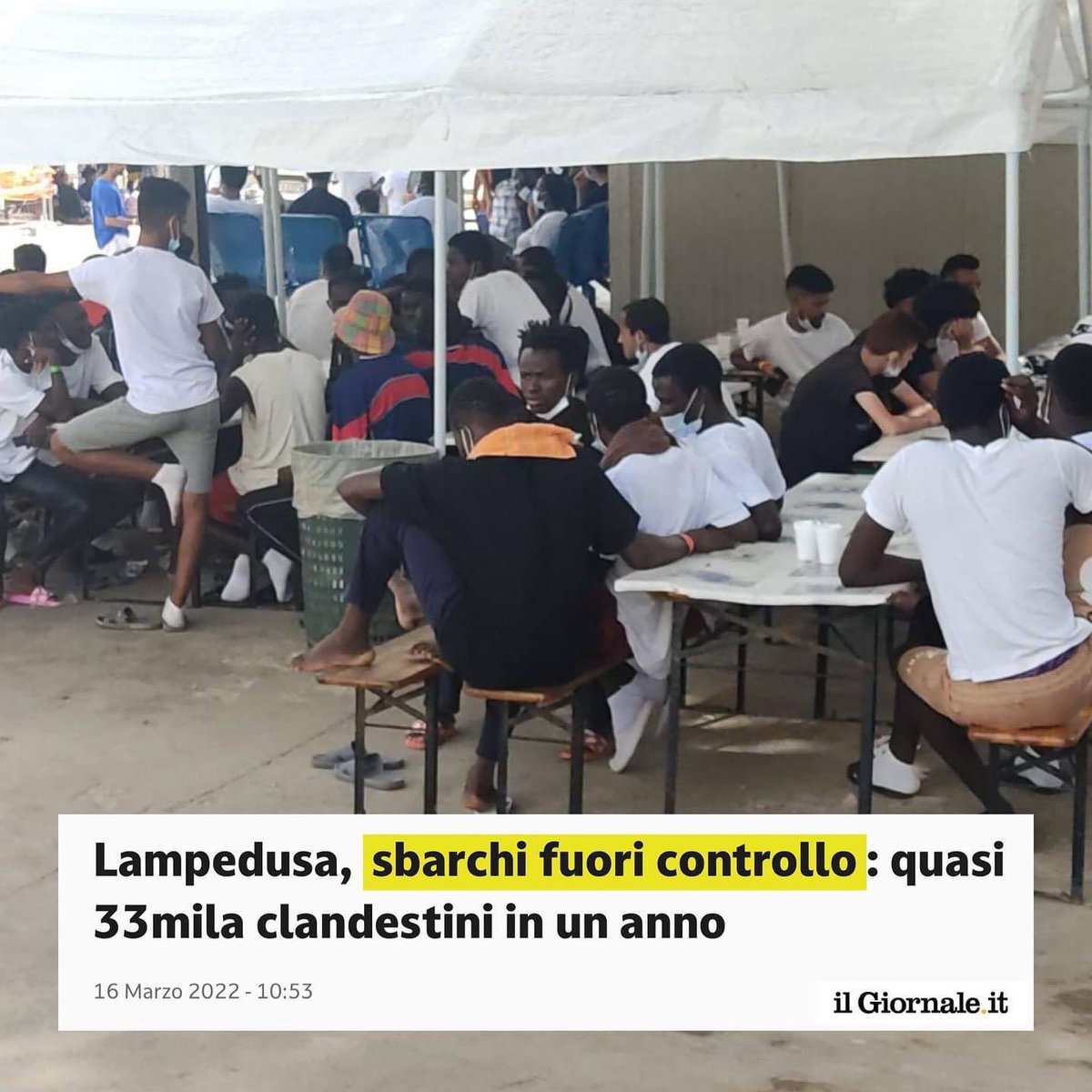 matteosalvinimi's tweet image. Accogliere chi scappa davvero dalla guerra è un dovere morale, porte e cuori aperti a donne e bimbi dall’Ucraina.
Ma far sbarcare decine di migliaia di clandestini, che spesso piuttosto la guerra ce la portano in Italia, è indegno, per un Paese e per un ministro.