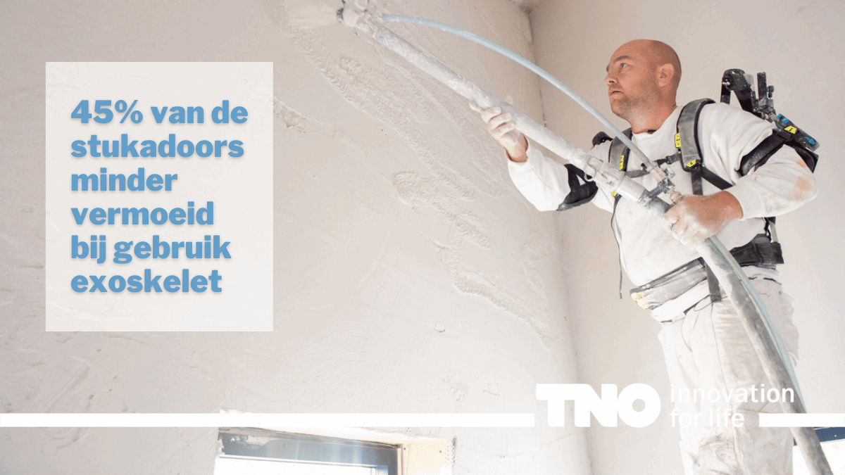 Een exoskelet helpt stukadoors bij fysieke arbeid. 45% van de stukadoors na het gebruik aan zich minder vermoeid te voelen aan het einde van de werkdag. Lees meer over het onderzoek > tno.to/ryv

Foto: Knauf

#tno #gezondwerken #arbeidsomstandigheden #stukadoors