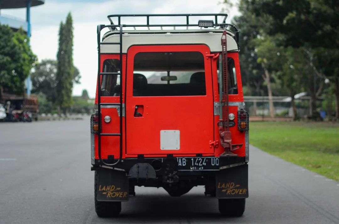 lunathemoonfang's tweet photo. Assalamu'alaikum, bapakku mau nitip jual di sini.. Barangkali ada tmn² yg tertarik. Land Rover Series 3 th 1983. Dijual 310jt nego tipis. Kalo ada yg minat, bs DM aja, nanti aku kasih nomer HP bapakku. Nego sama beliau aja. Ini beneran ya, bukan RC. Terimakasih😊 https://t.co/dgyvSgzAz7