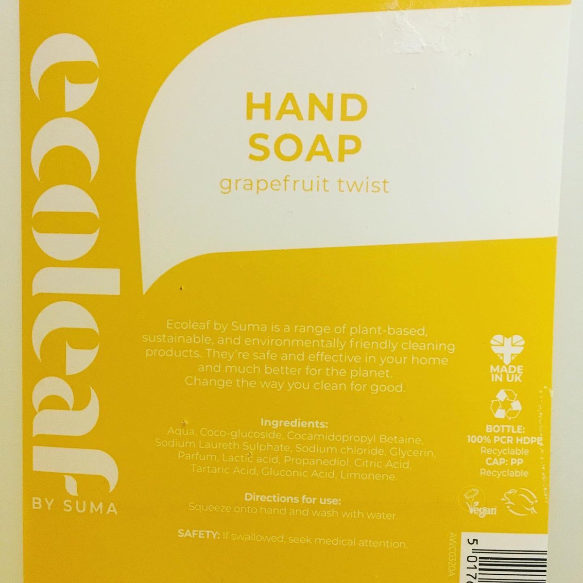 Refill_UK's tweet photo. More #fruity #fresh hand soap from @sumawholefoods 
This one’s #grapefruit twist- available on #tap 
.
Bring your own empty container to fill, or upcycle one of the free bottles, or sterilised jars we have here, available for you to use 🙌🏽 🙌🏾 ♻️ 
.
#handsoap #refills #fillyourown https://t.co/d3bdGw0GM8