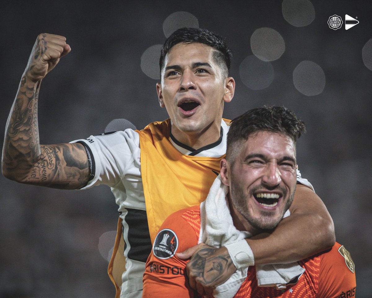 OlimpiaMedia's tweet photo. ASÍ. SIEMPRE.

Otra noche épica de @elClubOlimpia en la CONMEBOL Libertadores.

¡A disfrutar y a pensar en lo que viene! 👊🏻

#Olimpia𝗡𝘂𝗻𝗰𝗮Para ⚪⚫⚪ https://t.co/21xITOIssh