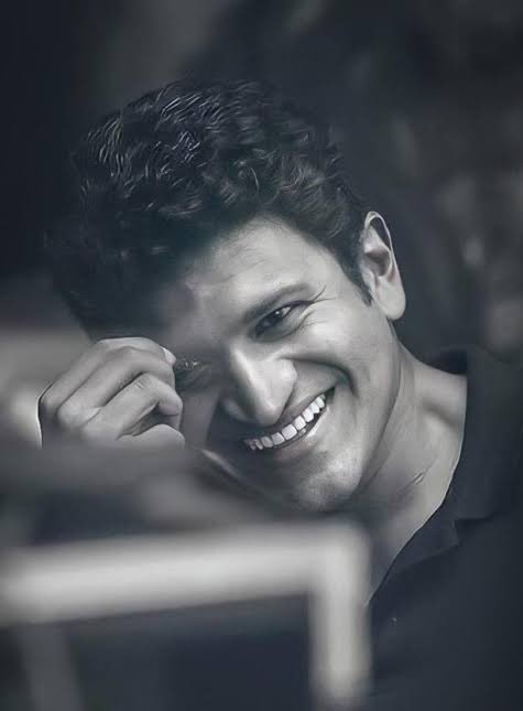 NabhaNatesh's tweet photo. You live on ❤️
#HappyBirthdayPuneethRajkumar https://t.co/AgBY6gwfn6