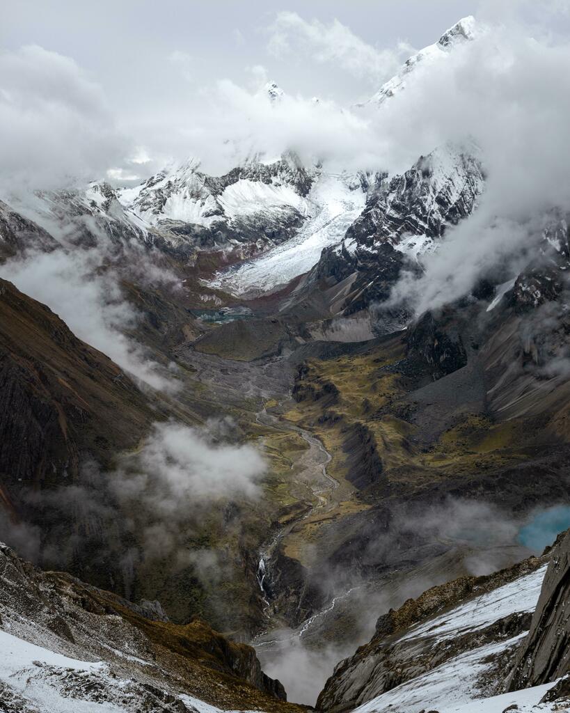 RT @DailyNatureshot: The San Antonio Pass, Peru [OC] [5464x6830] #nature https://t.co/6k3FsY2Gwt