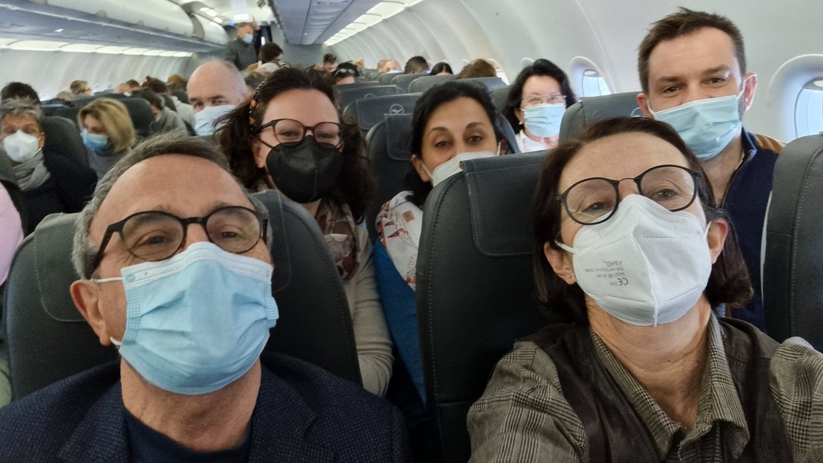 AnneMarieDigby2's tweet image. @I17111 #integrape @GManganaris we&apos;re all seated together George! You must have arranged this too! #perfecthost @mario_pezzotti @StefaniaSavoi