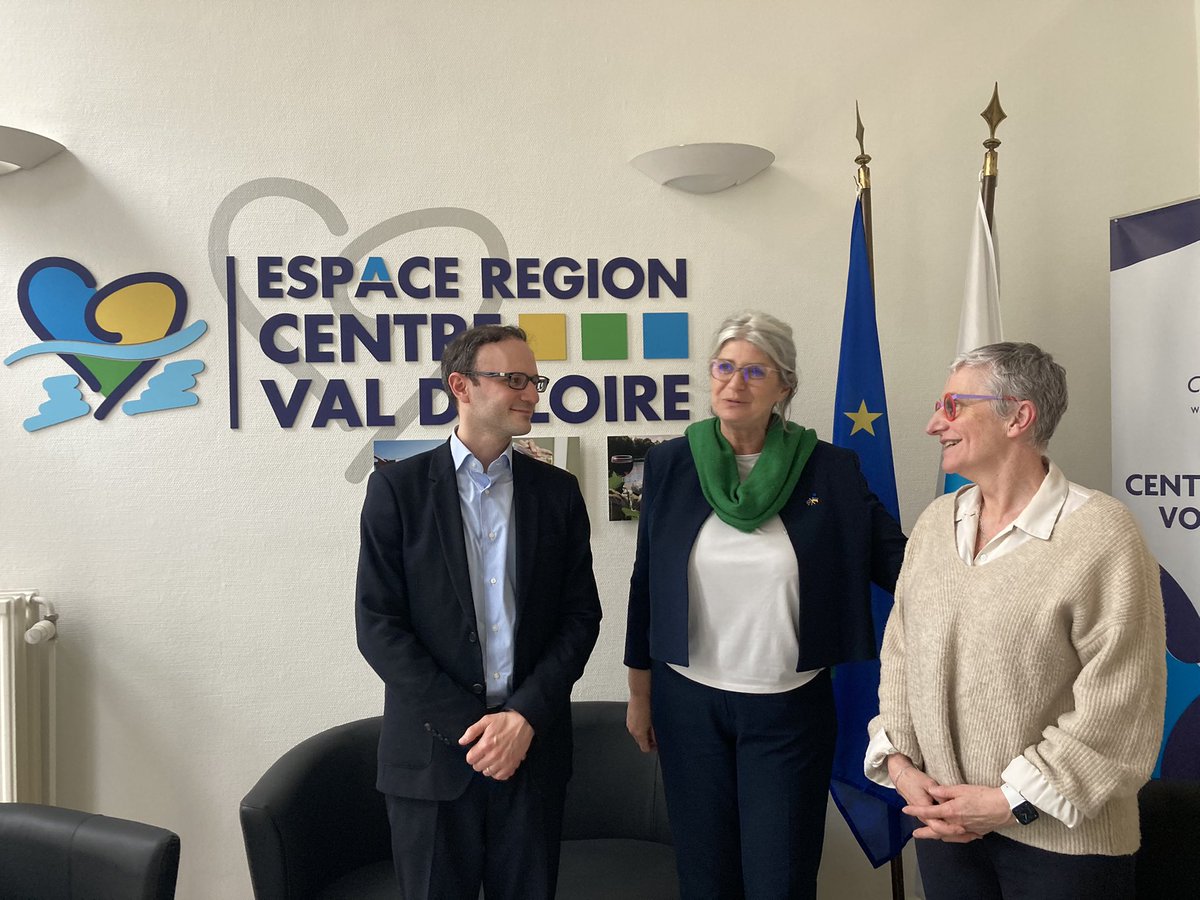 Europe_RCVL's tweet photo. 🇪🇺Au menu des discussions bruxelloises avec le cabinet @TimmermansEU : #Fitfor55 #hydrogène et notre initiative autour des données et de l’adaptation au changement climatique #ClimateDataHub 🌱💾 Merci @colombanibxl https://t.co/VwgdZznF63